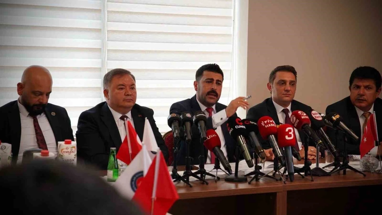Kamu Birliği Konfederasyonu’nun adı ‘Devlet Memurları Konfederasyonu’ olarak değişti
