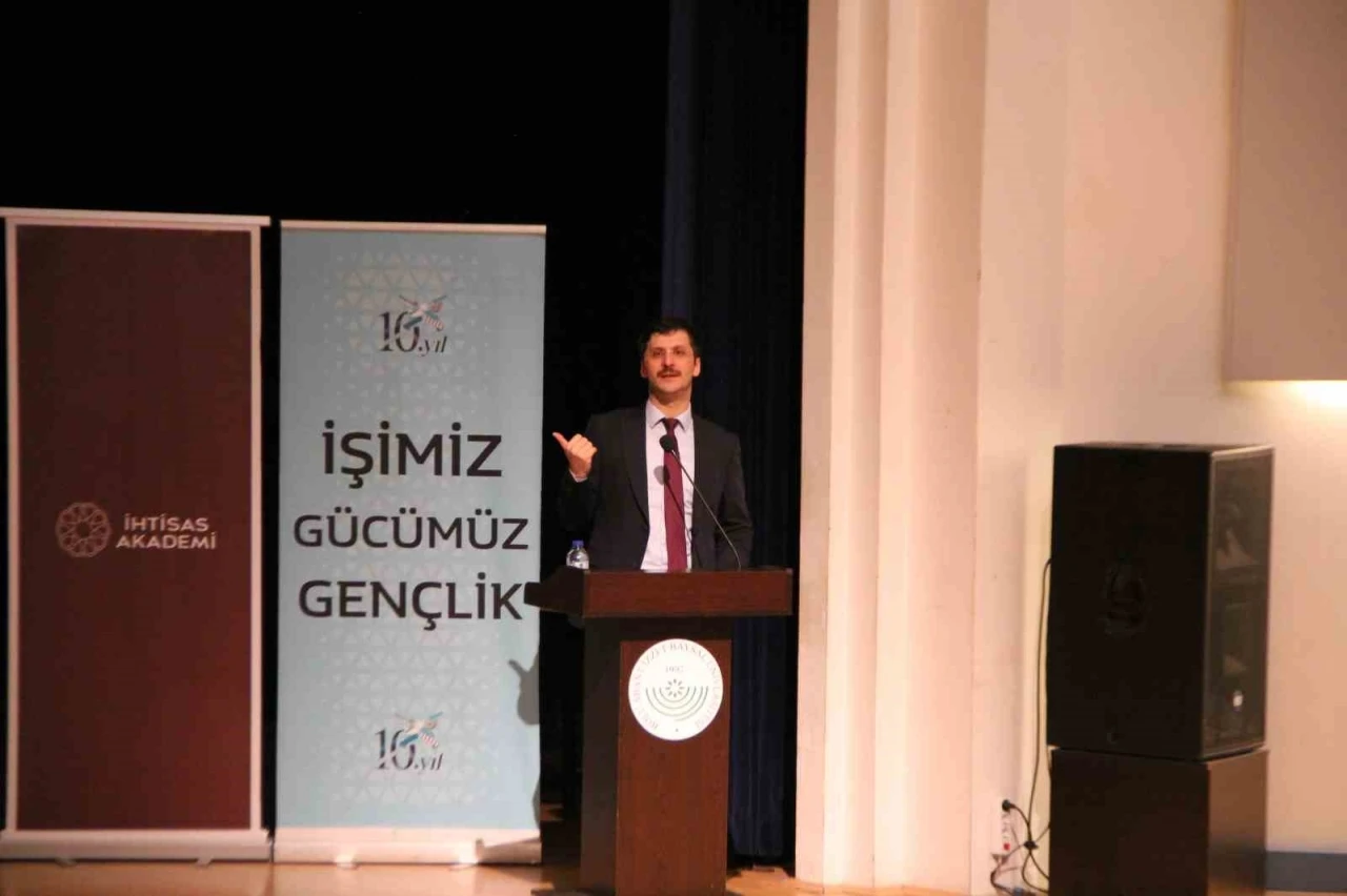 Kamu Hastaneleri Genel M&uuml;d&uuml;r&uuml; Demirkol, T&uuml;rkiye&rsquo;nin yerli ultrason &uuml;retimine başlayacağını duyurdu
