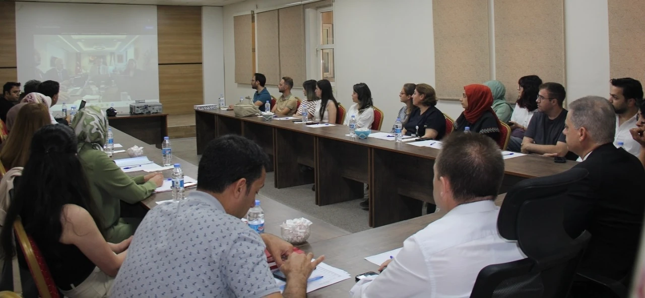 Kamu hastanelerinin durumu toplantıda değerlendirildi
