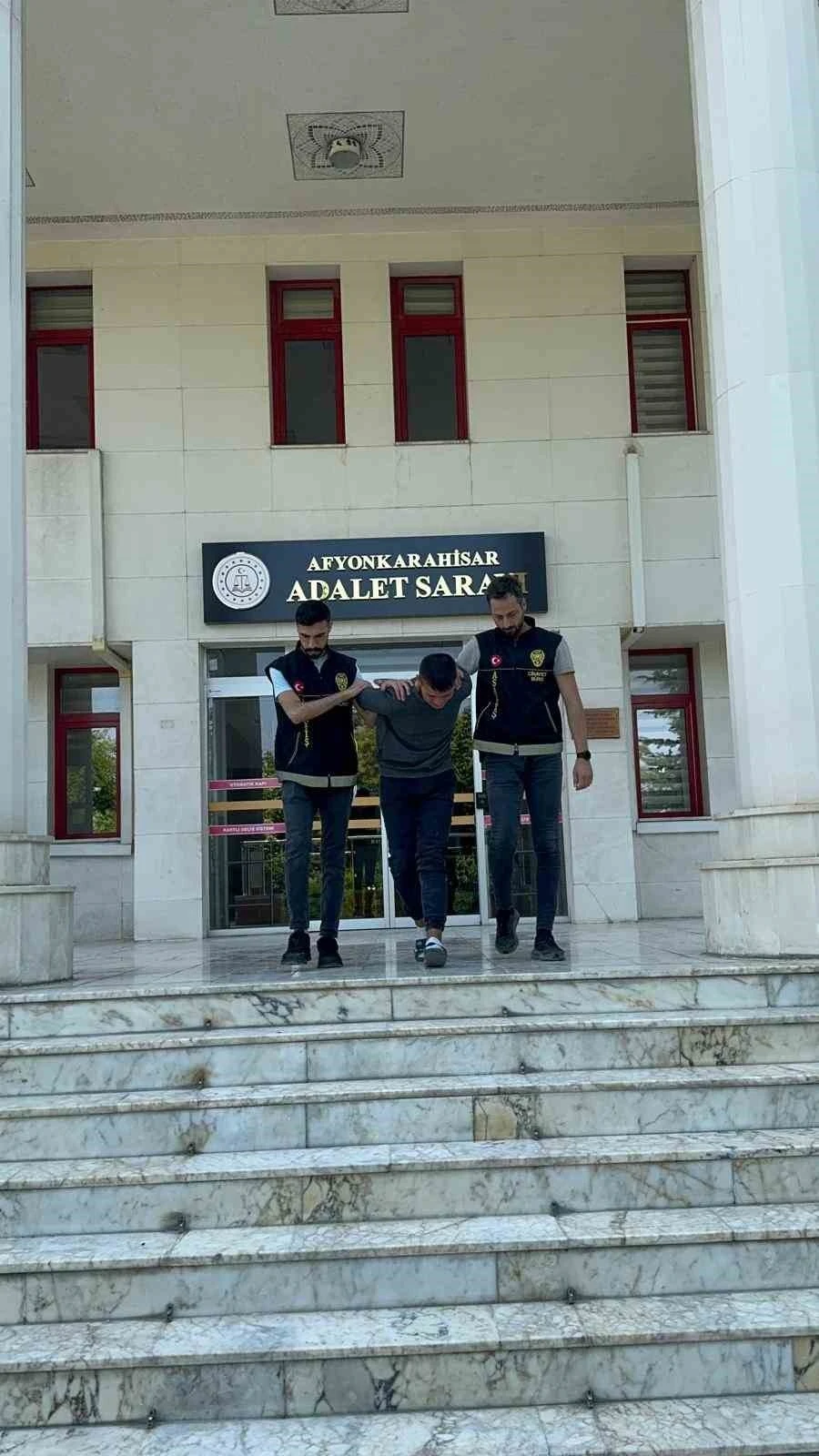 Kan donduran cinayette sanıktan mahkemede soğukkanlı savunma
