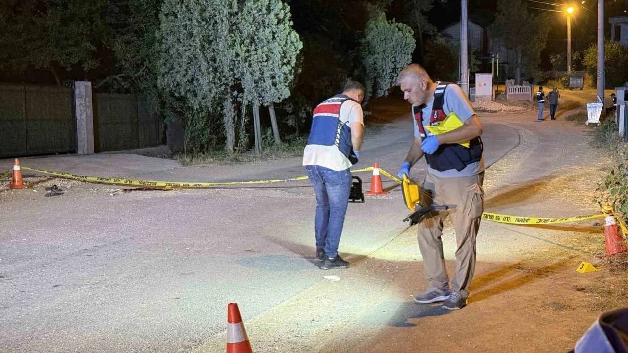 Kanlı gecede şoke eden detay: Firari olarak aranan şüpheli araç gasp ederek kaçmış
