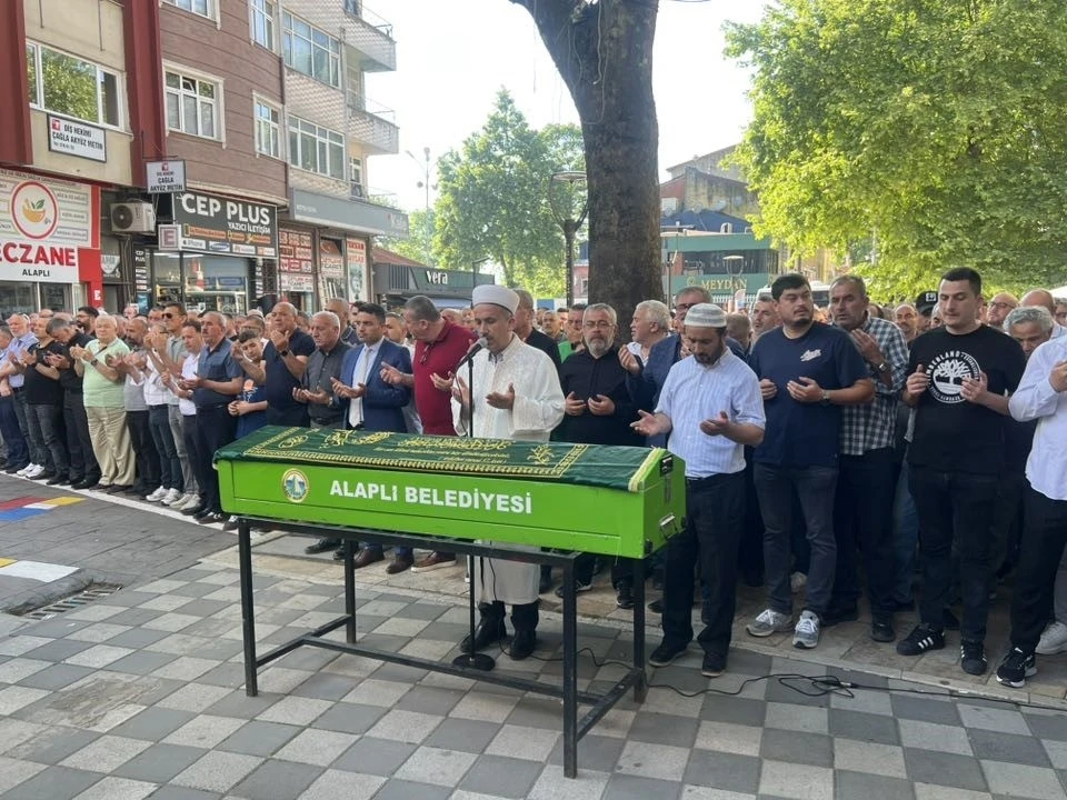 Kanserden ölen Kaplancan son yolculuğuna uğurlandı

