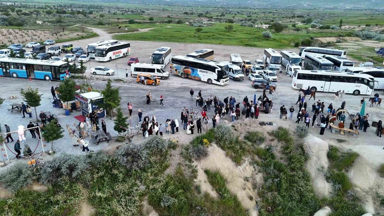 Kapadokya&rsquo;da sıcak hava balonları olumsuz hava şartları nedeniyle havalanamadı
