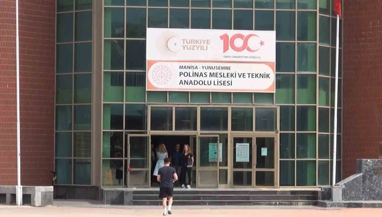 Kapılar kapanmadan sınava yetiştiler

