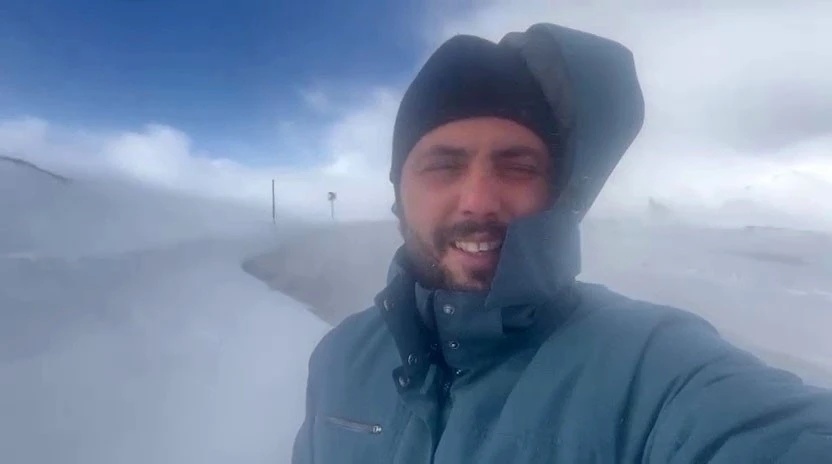 Kar ve tipi Palandöken geçidinde ulaşım aksatıyor
