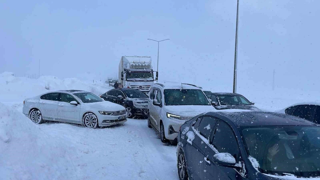 Kar yağışı kazaları beraberinde getirdi
