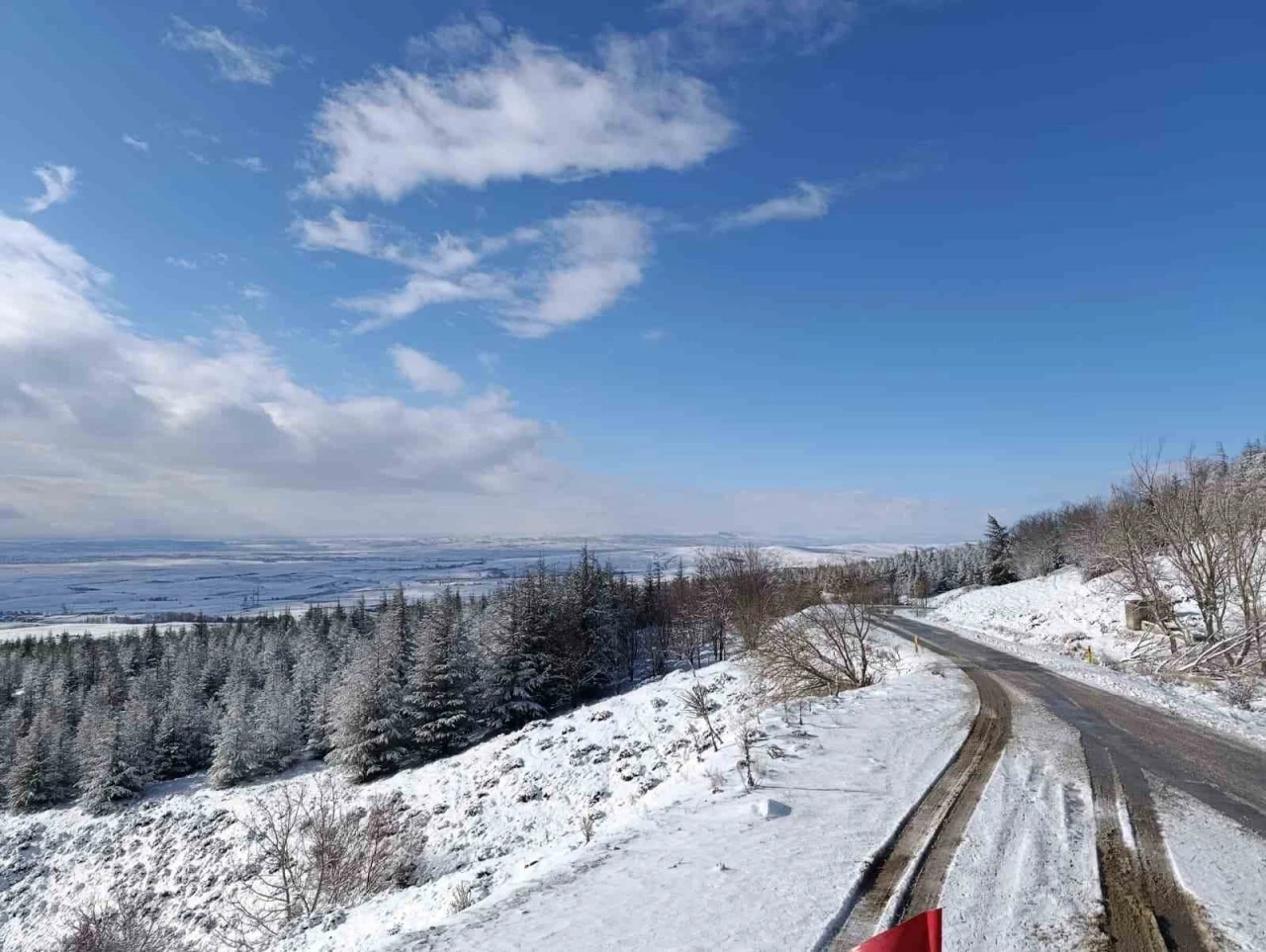 Kar yağışı sonrası kartpostallık g&ouml;r&uuml;nt&uuml;ler oluştu
