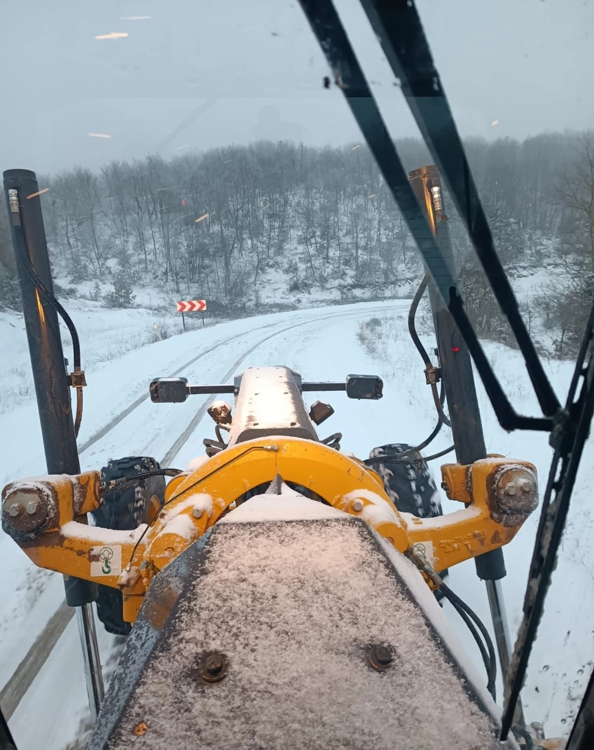 Kar yağışının etkili olduğu Bilecik&rsquo;te ekipler sahada
