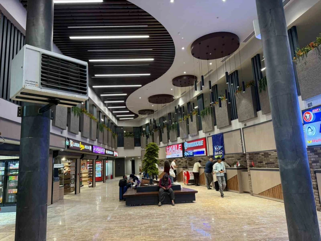 Karab&uuml;k Şehirlerarası Otob&uuml;s Terminali yenilenen y&uuml;z&uuml;yle hizmete başladı
