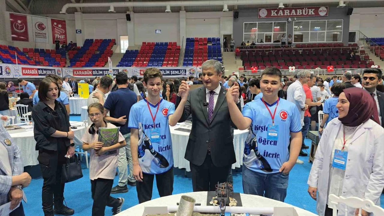 Karabük’te 200 öğrenci 65 projeyle yeteneklerini sergiledi
