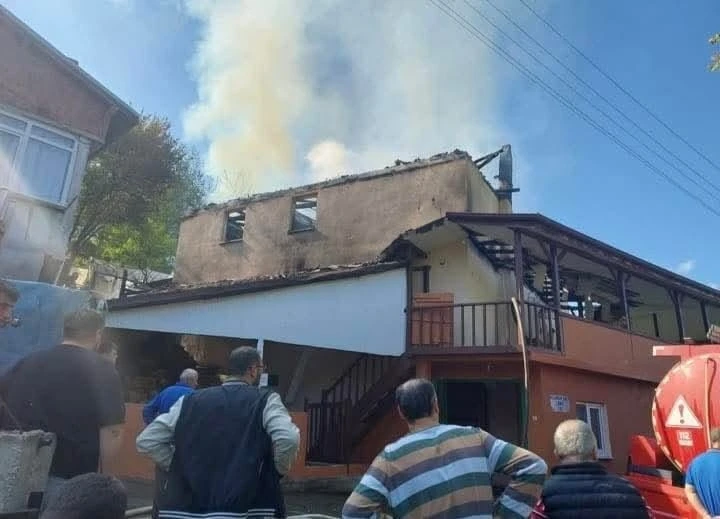 Karabük’te camide çıkan yangın söndürüldü
