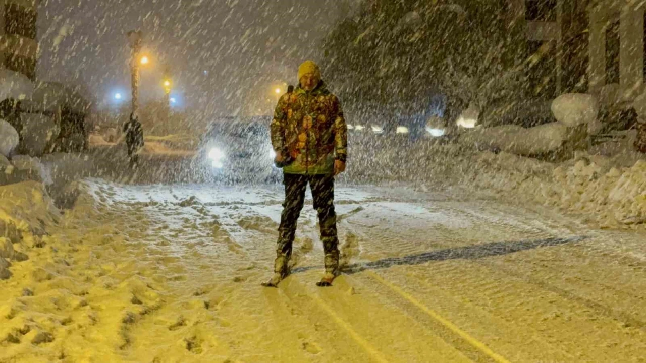 Karab&uuml;k&rsquo;te kar &ccedil;ilesi ve eğlence bir arada
