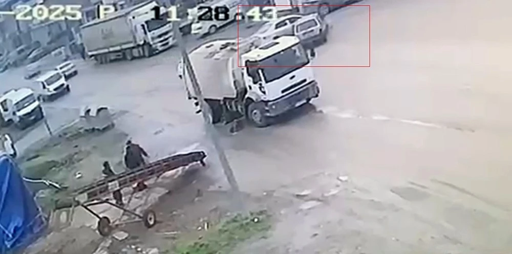 Karab&uuml;k&rsquo;te kaza anı ve tehlikeli yolculuk kameraya yansıdı
