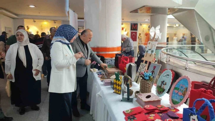 Karabük Toplum Ruh Sağlığı Merkezi El Sanatları Sergisi açıldı
