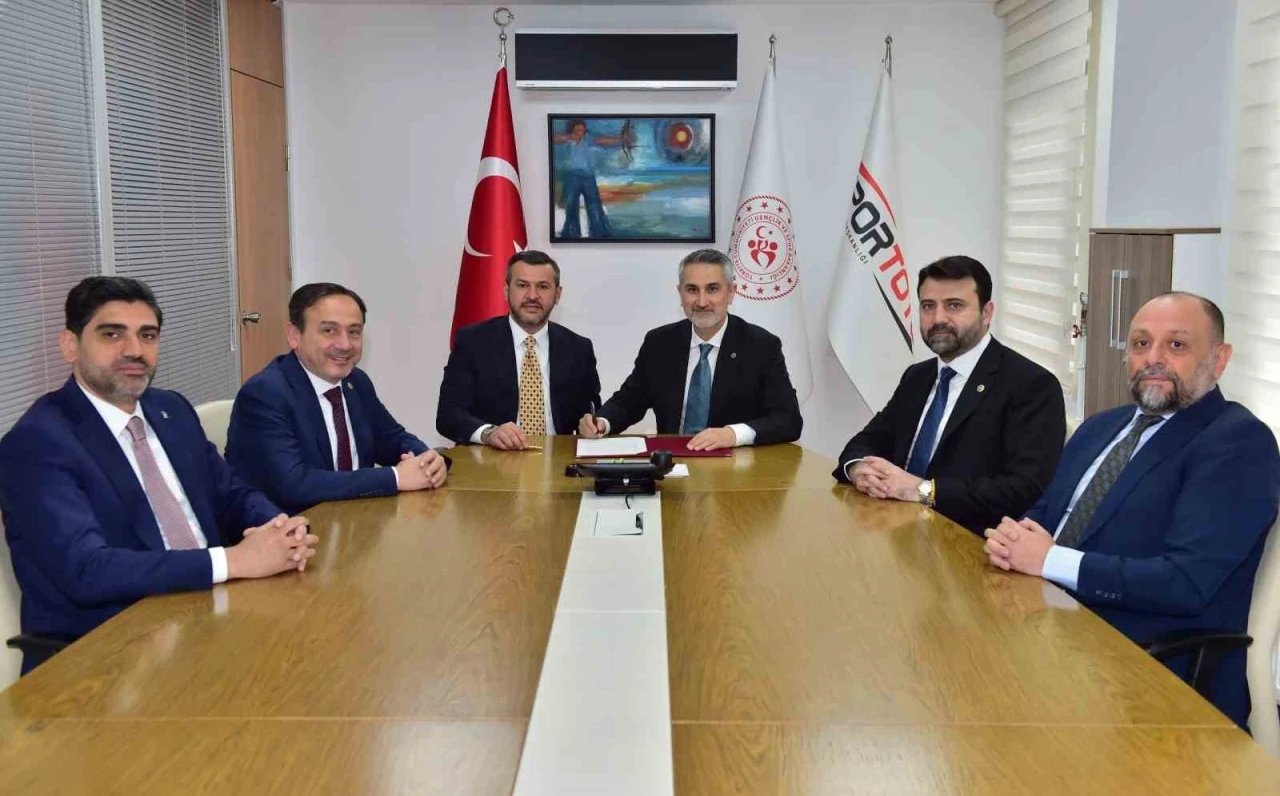 Karabük’ün 28 mahallede spor alanları yenileniyor
