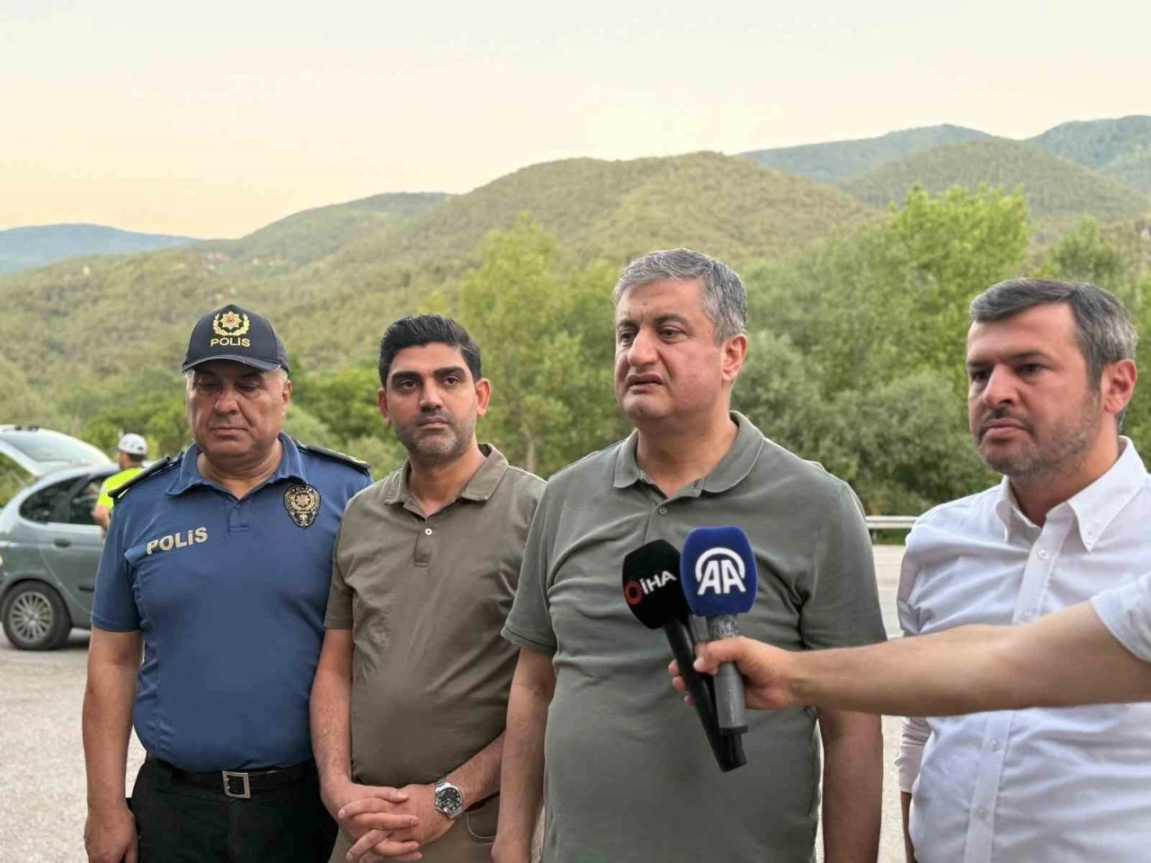Karabük Valisi Yavuz’dan yangınla ilgili açıklama: &quot;Rüzgar bizi sıkıntıya sokuyor&quot;
