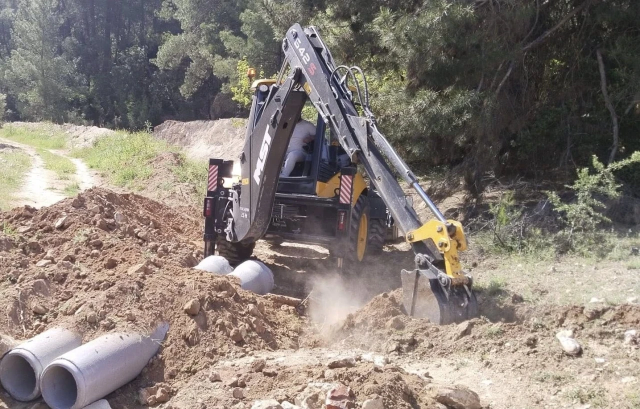 Karacasu’da yağmur suyu tahliye hattı güçleniyor
