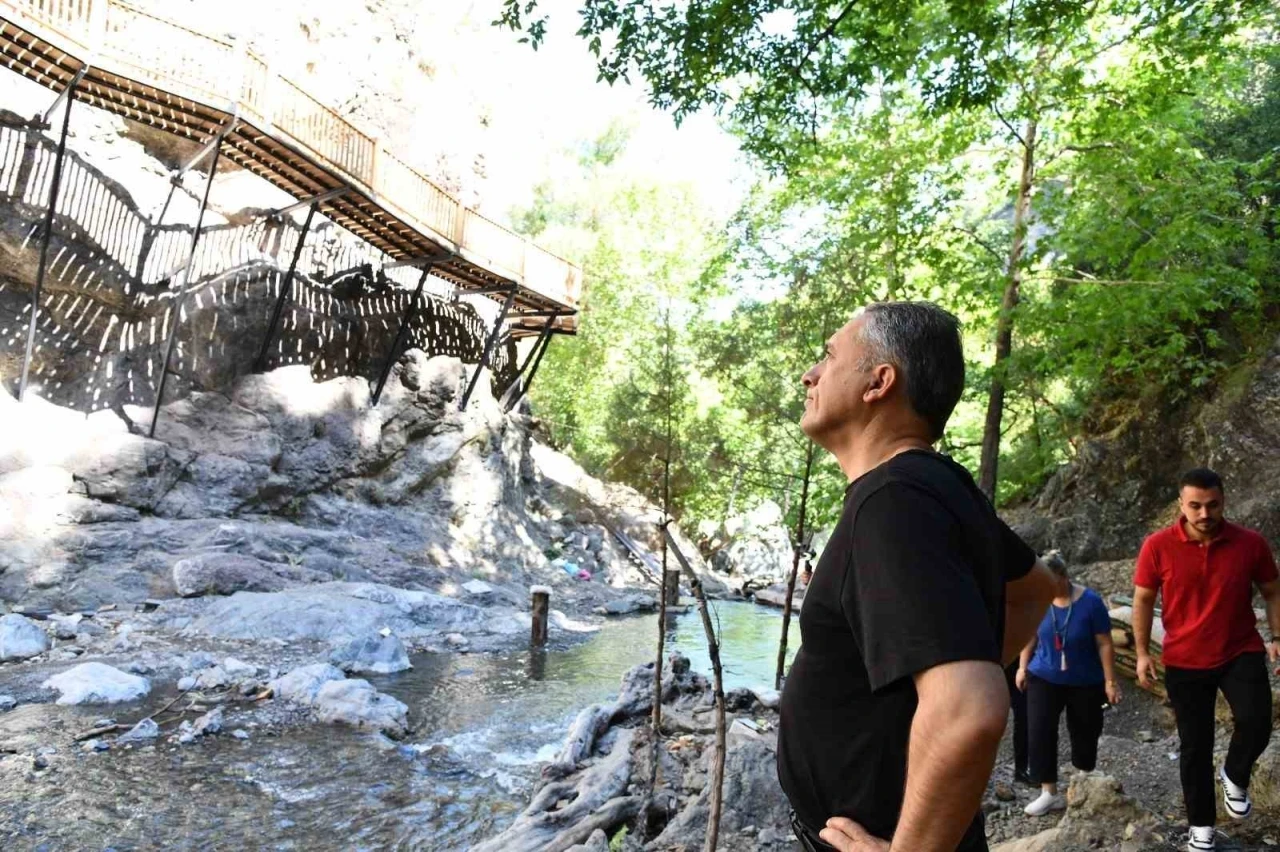 Karaçay Şelalesi kanyon yolu projesi hızla ilerliyor
