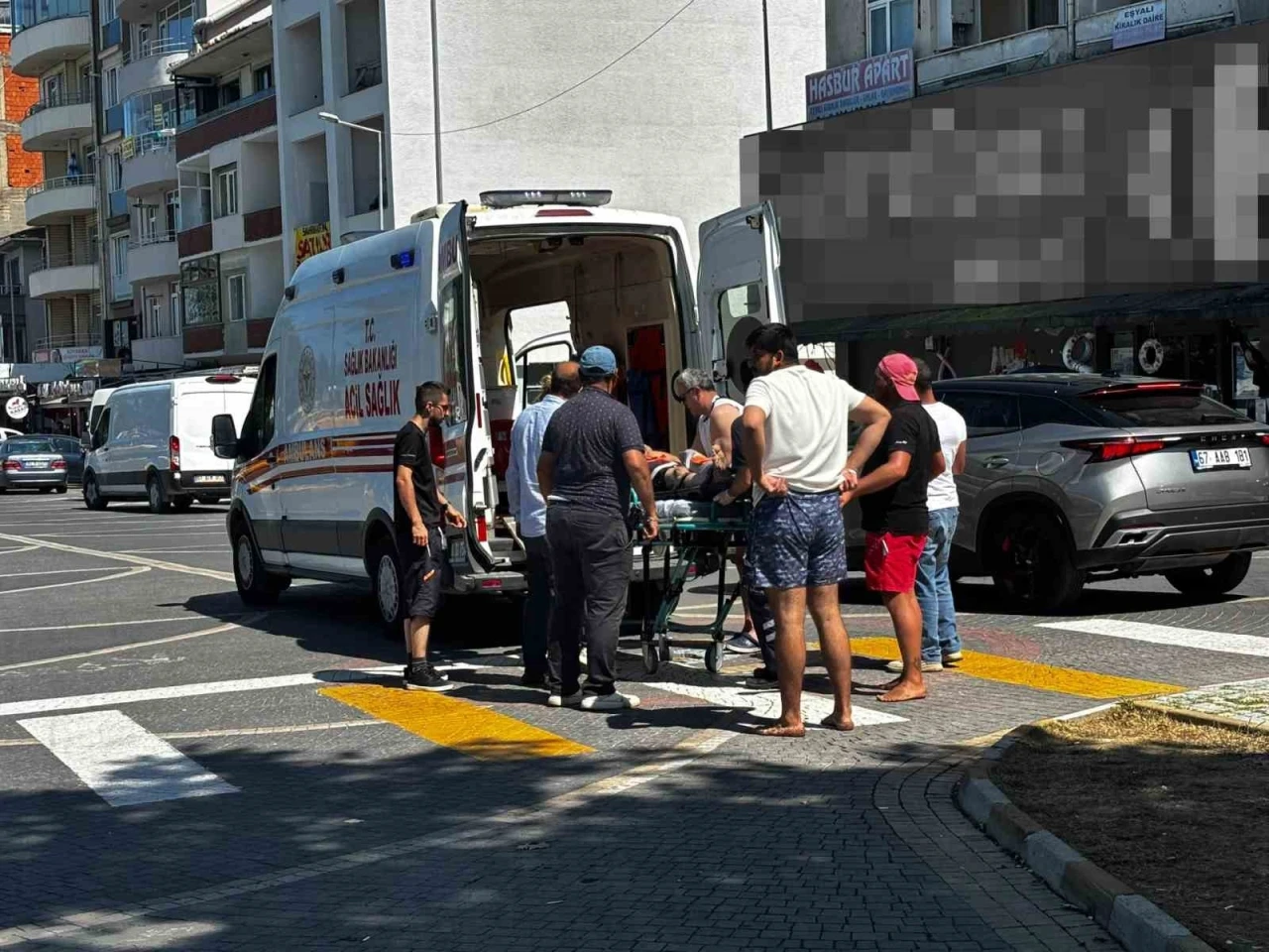 Karadeniz&rsquo;de boğulmak &uuml;zereyken kurtarıldı
