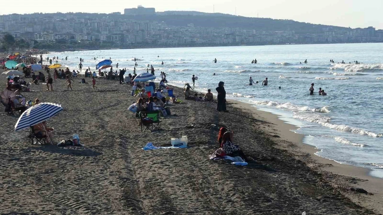 Karadeniz&rsquo;de rip akıntısı uyarısı: "Hayatın kıyısından uzaklaşmayın"
