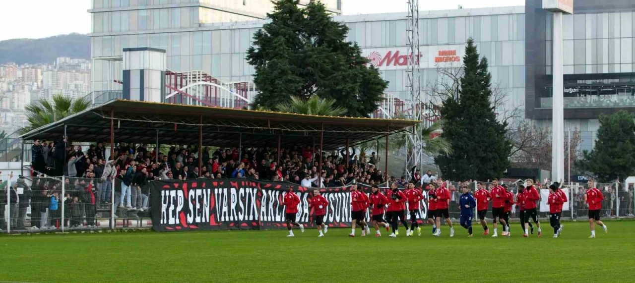 Karadeniz derbisi &ouml;ncesi Samsunspor&rsquo;a taraftar desteği
