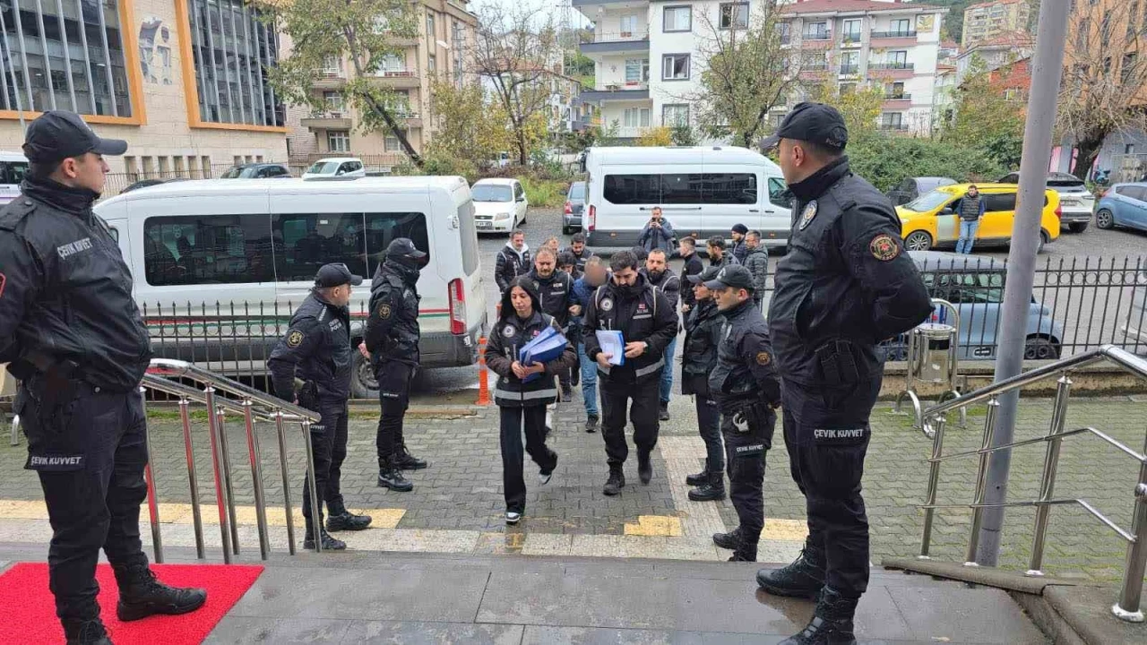 Karadeniz Ereğli’de kaçak silah operasyonu: 3 şüpheli adliyeye sevk edildi
