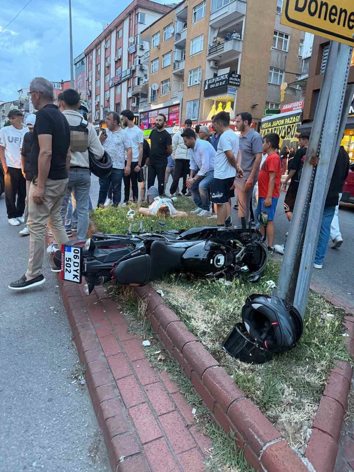 Karadeniz Ereğli&rsquo;de otomobil ile motosiklet &ccedil;arpıştı: 1 yaralı
