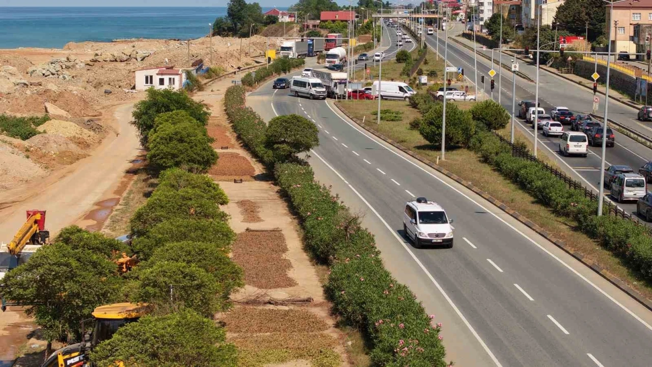 Karadeniz Sahil Yolu fındıkçılar için harman yeri oldu
