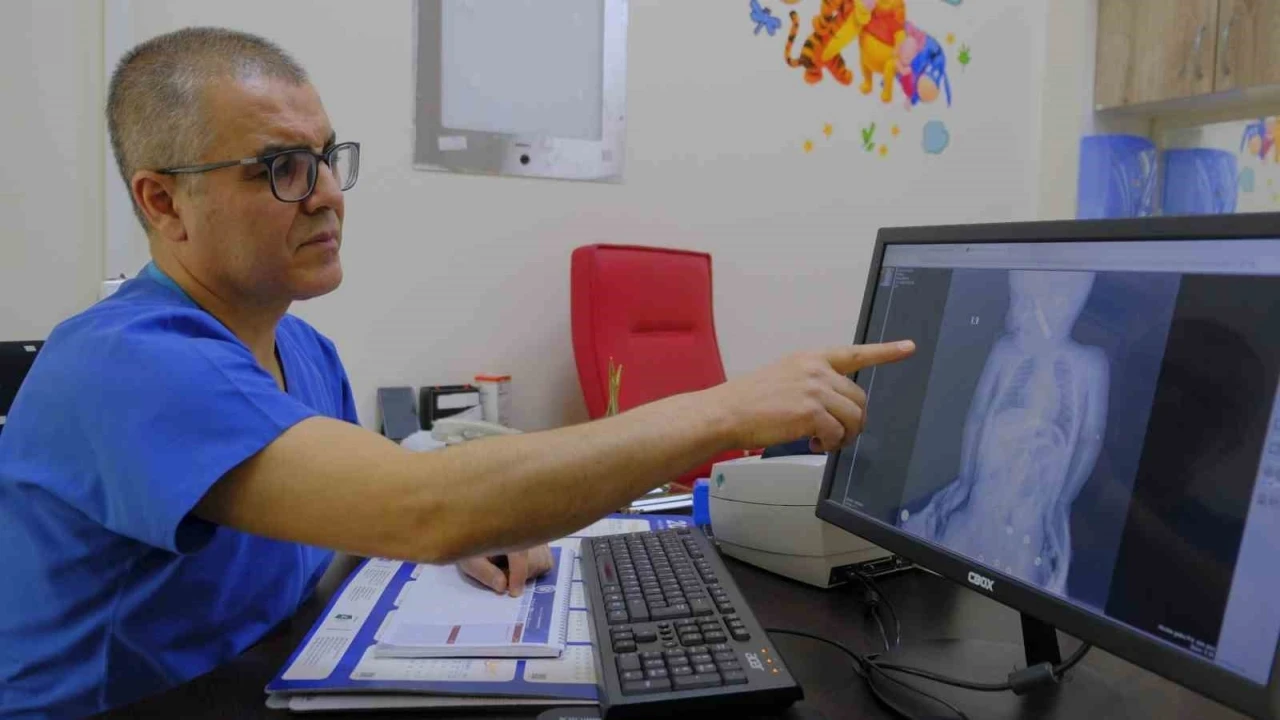 Karaman&rsquo;da boğazına kumanda pili kalan ka&ccedil;an bebek &ouml;l&uuml;mden d&ouml;nd&uuml;
