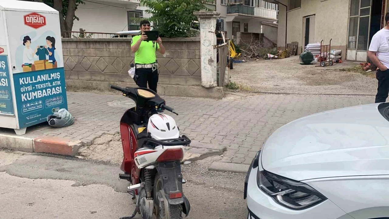 Karaman’da elektrikli bisiklet park halindeki otomobile çarptı: 1 yaralı
