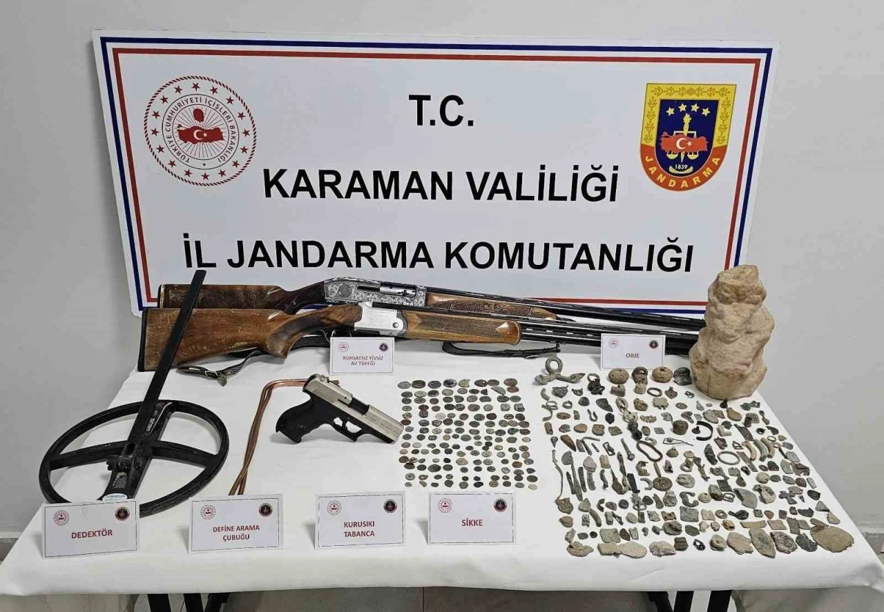 Karaman’da jandarmanın uygulamalarında tarihi eserler ele geçirildi

