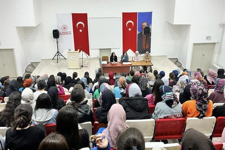 Karaman&rsquo;da yurtlardaki iletişim toplantıları devam ediyor
