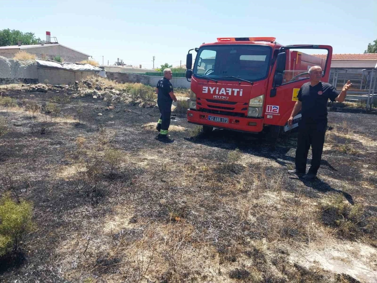 Karapınar&rsquo;da ot yangını paniğe neden oldu

