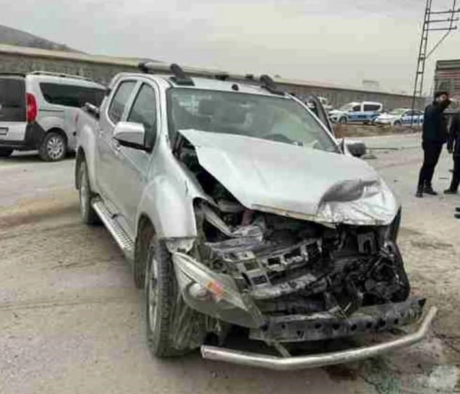 Karapınar&rsquo;da tır ile kamyonet &ccedil;arpıştı: 1 yaralı
