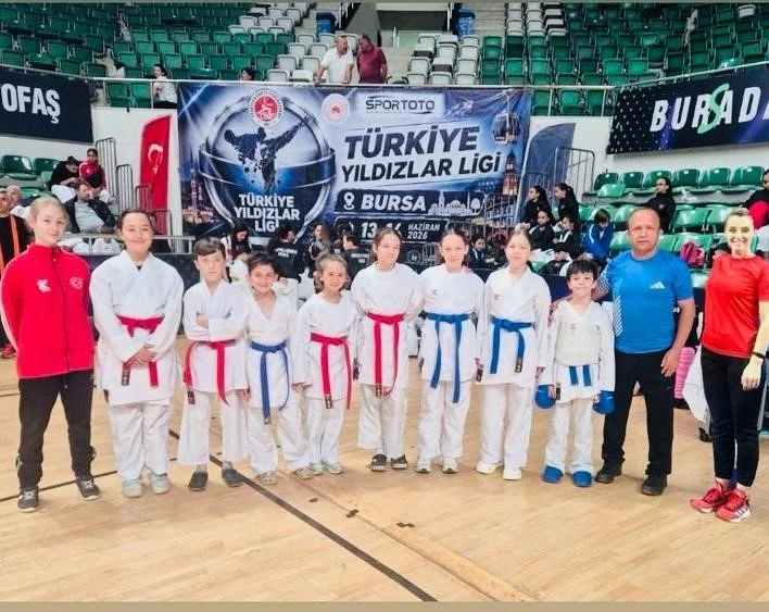 Karate Şampiyonasında Eskişehir r&uuml;zgarı
