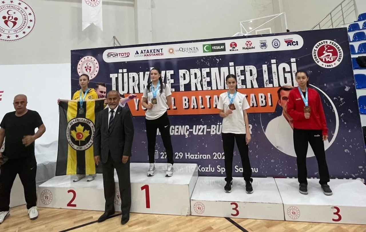 Karate sporcusu Doğa Açıkgöz, Türkiye 3’üncüsü oldu
