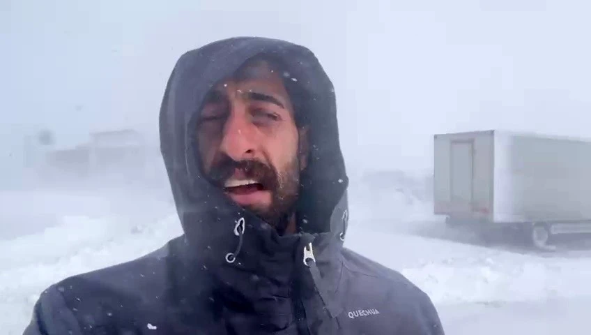 Karayazı&rsquo;da fırtına etkili oluyor
