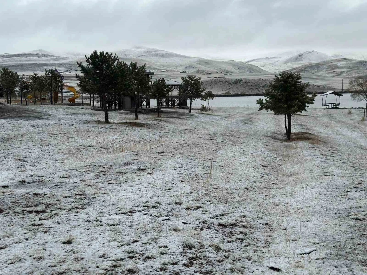 Karayazı’da karla gelen güzellik