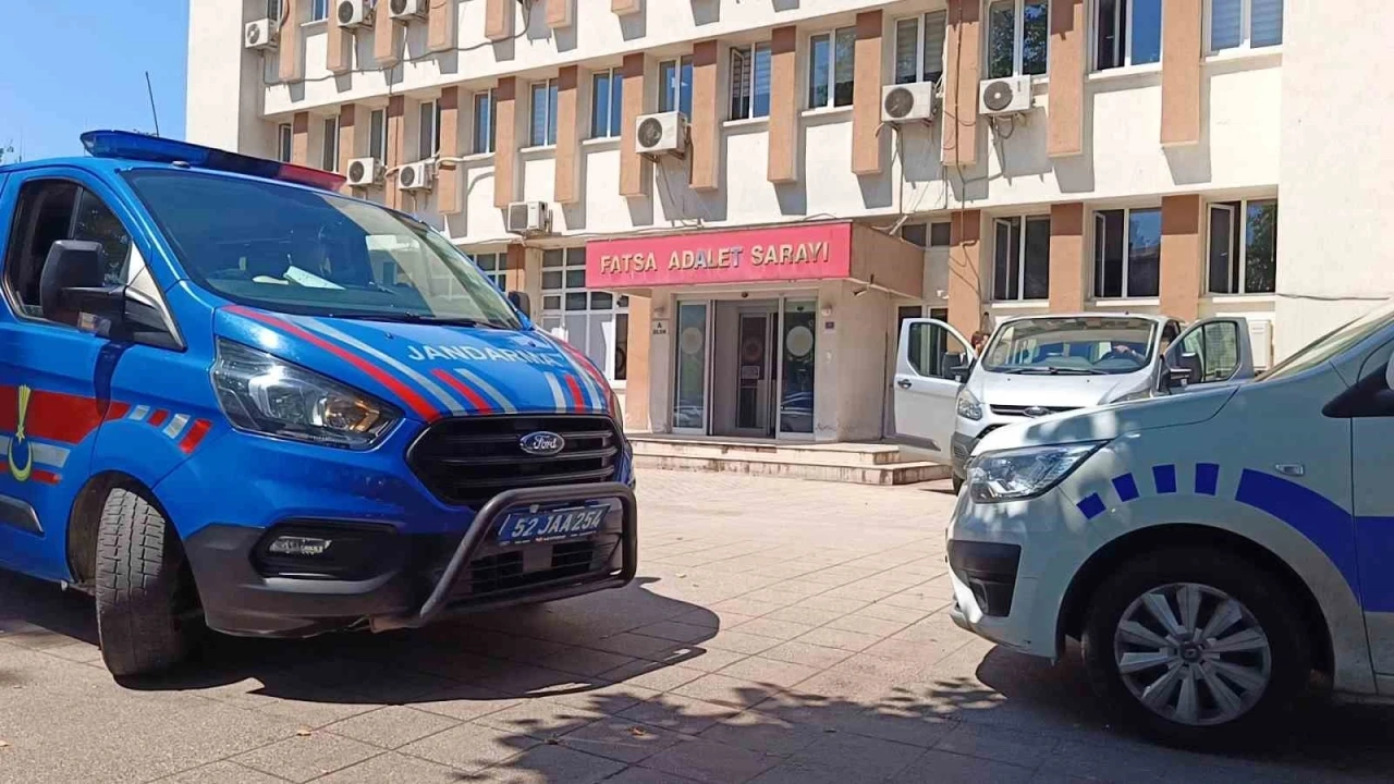 Kardeş katliamında zanlı adliyede: Arka kapıdan &ccedil;ıkarıldı

