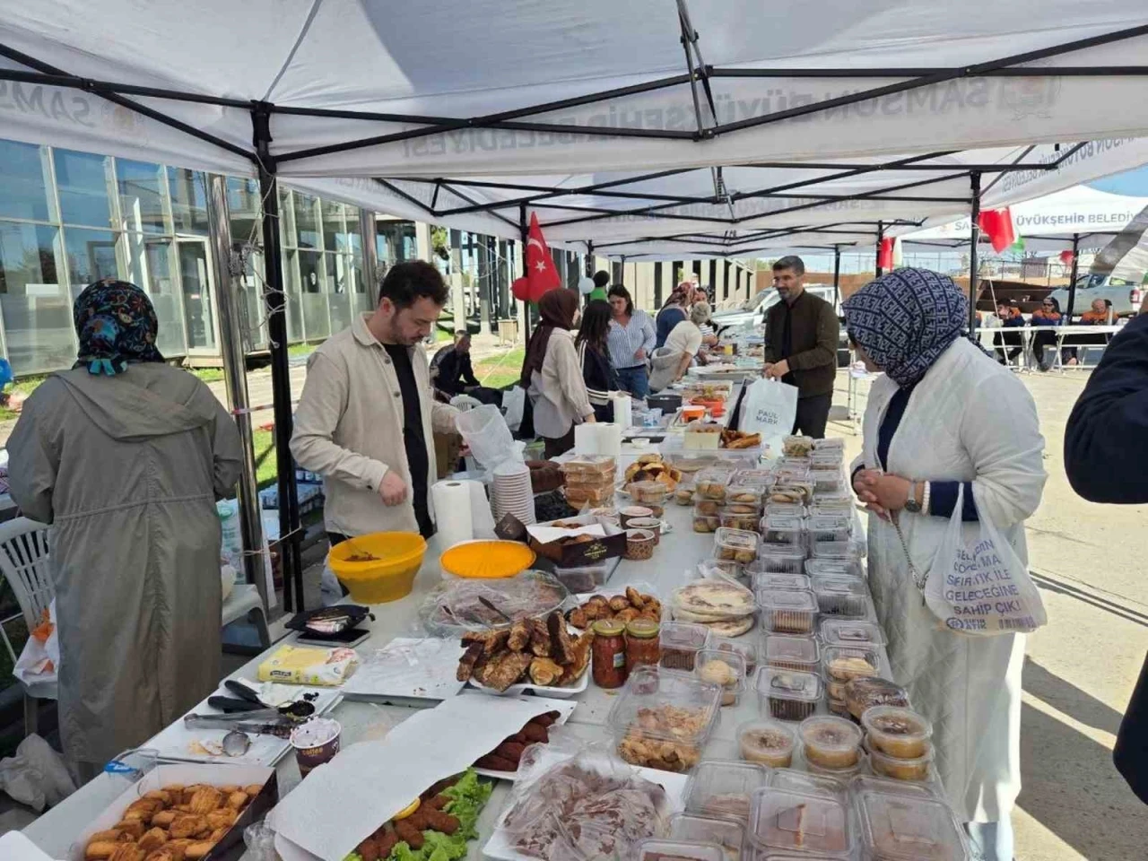Kardeşlik Engel Tanımaz Hayır Çarşısı’nın gelirleri Gazze’ye