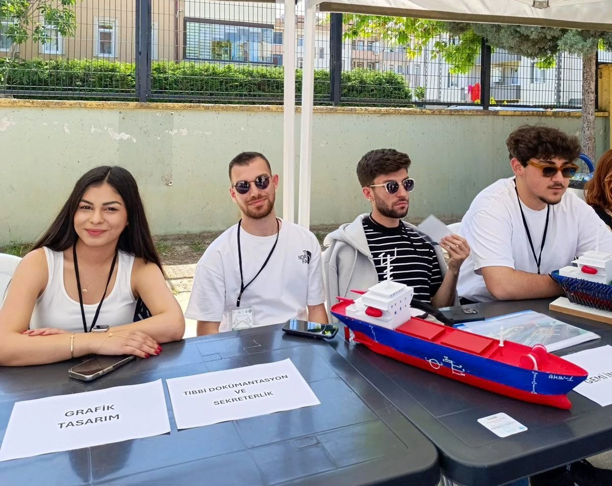 Kariyer çadırları lise öğrencileri için kuruldu
