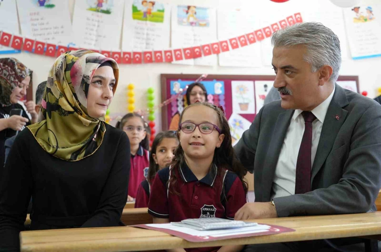 Karneler alındı, yaz tatili başladı: Öğrencilere &quot;dijital bağımlılık&quot; uyarısı
