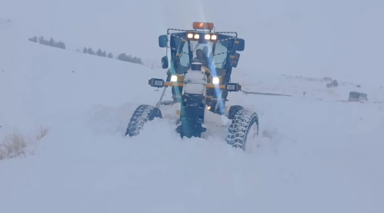 Kars&rsquo;ta 119 k&ouml;y yolu ulaşıma kapalı
