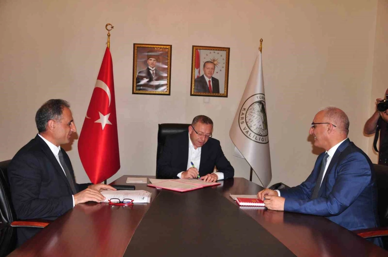 Kars’ta 221 çiftçiye 21 bin koyun desteği verildi
