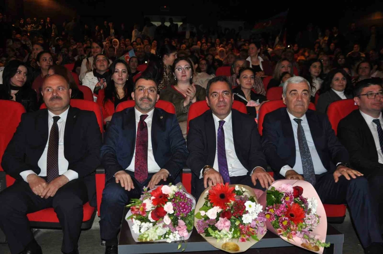 Kars’ta Azerbaycan rüzgarı esti
