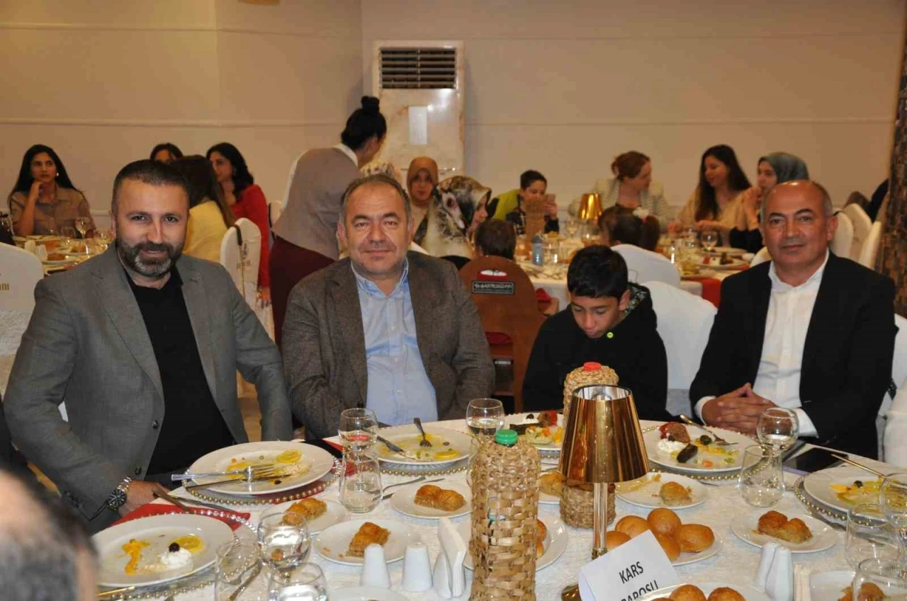 Kars’ta hakim ve savcılar veda yemeğinde bir araya geldi

