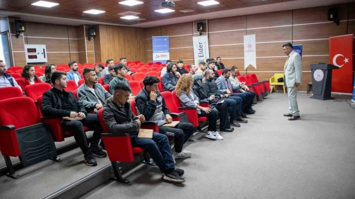 Kars&rsquo;ta istihdam garantili eğitim programı d&uuml;zenlendi
