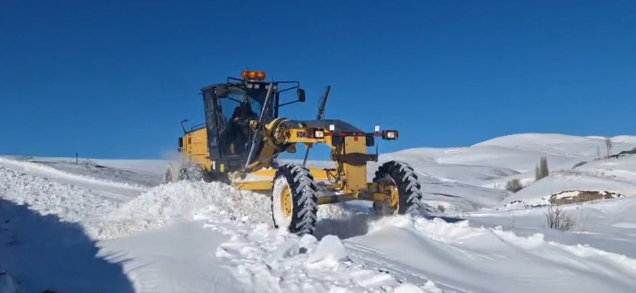 Kars&rsquo;ta kapalı k&ouml;y yolu kalmadı
