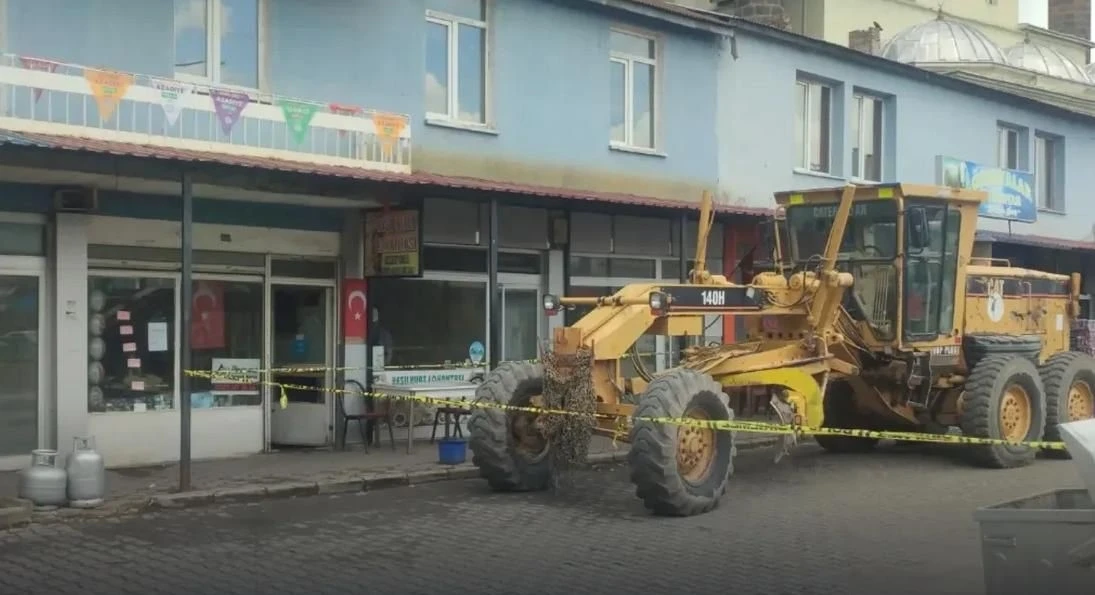 Kars’ta kurşun isabet eden özel idare çalışanı ağır yaralandı
