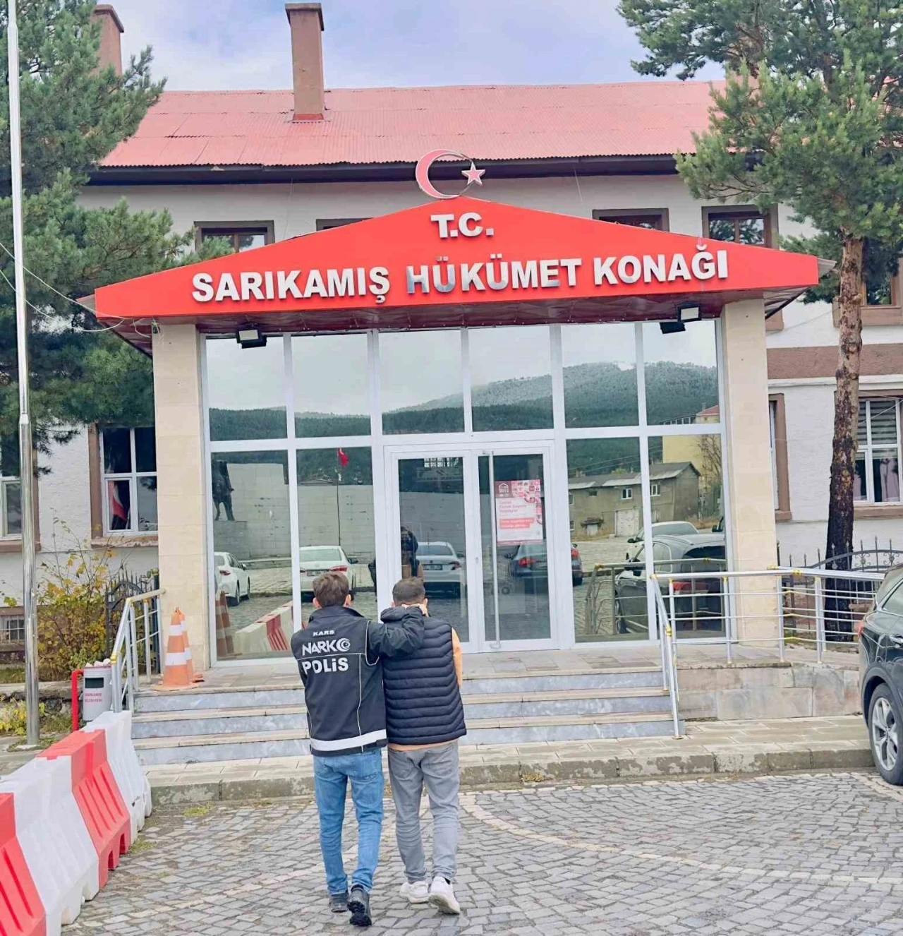 Kars’ta uyuşturucu ile yakalanan uzman çavuş tutuklandı

